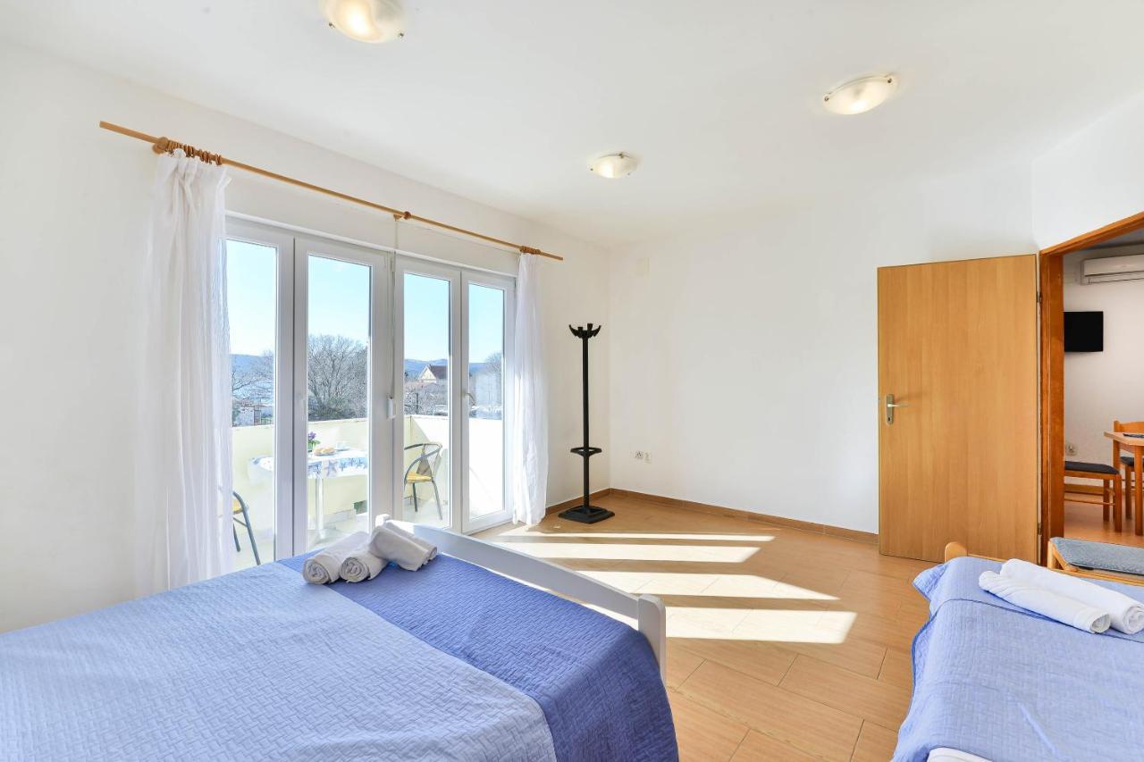Apartments Adria Turanj Exterior photo