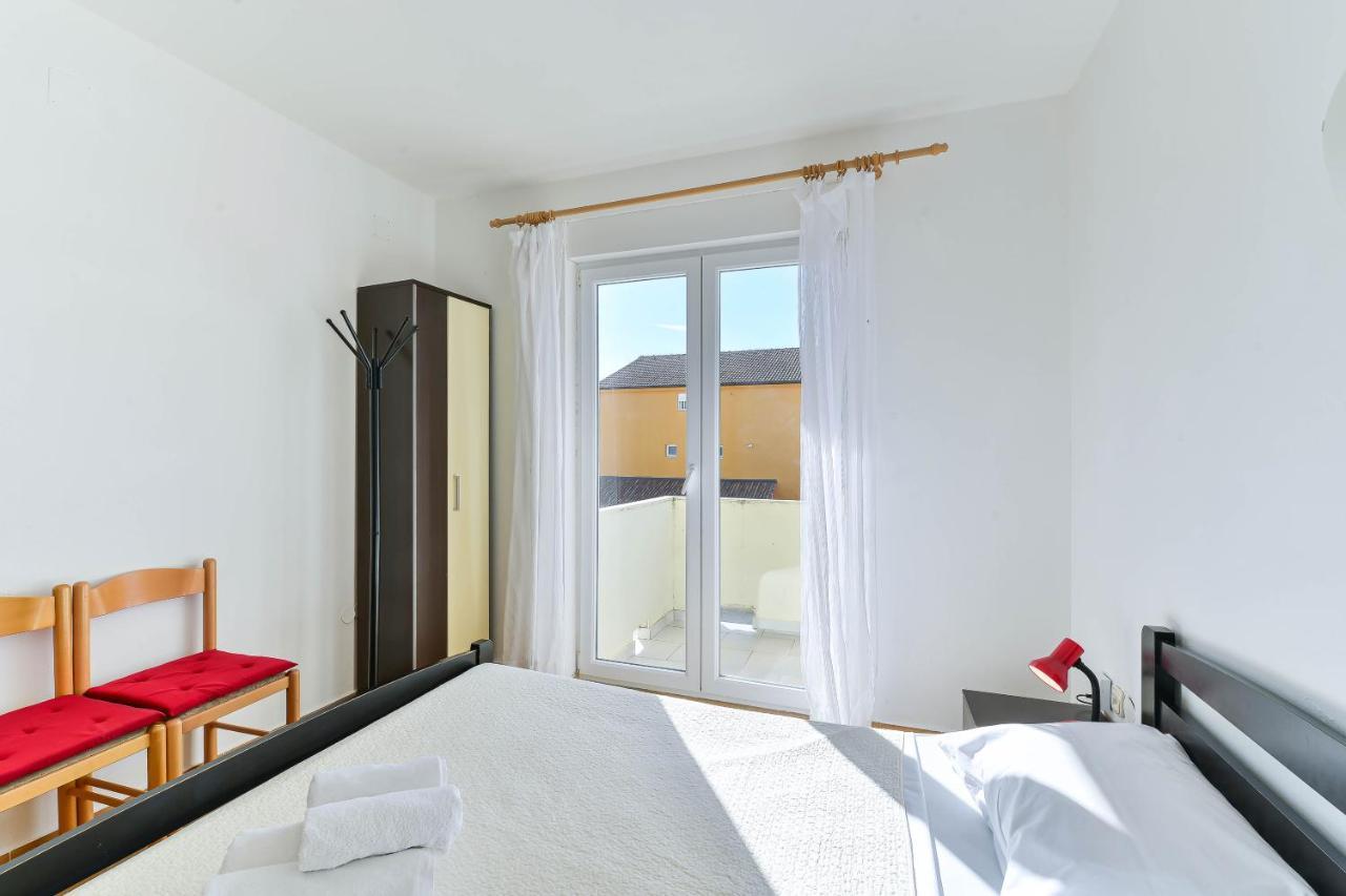 Apartments Adria Turanj Exterior photo
