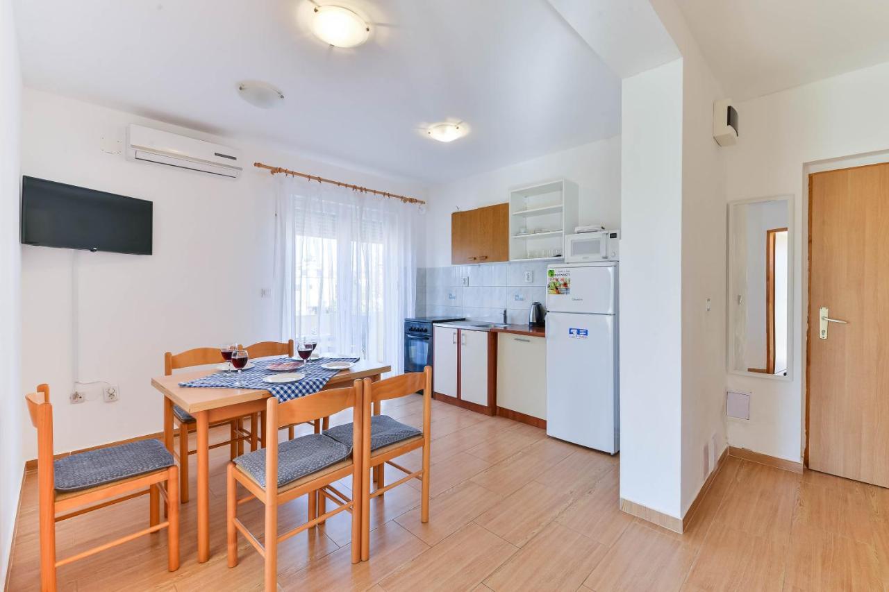 Apartments Adria Turanj Exterior photo