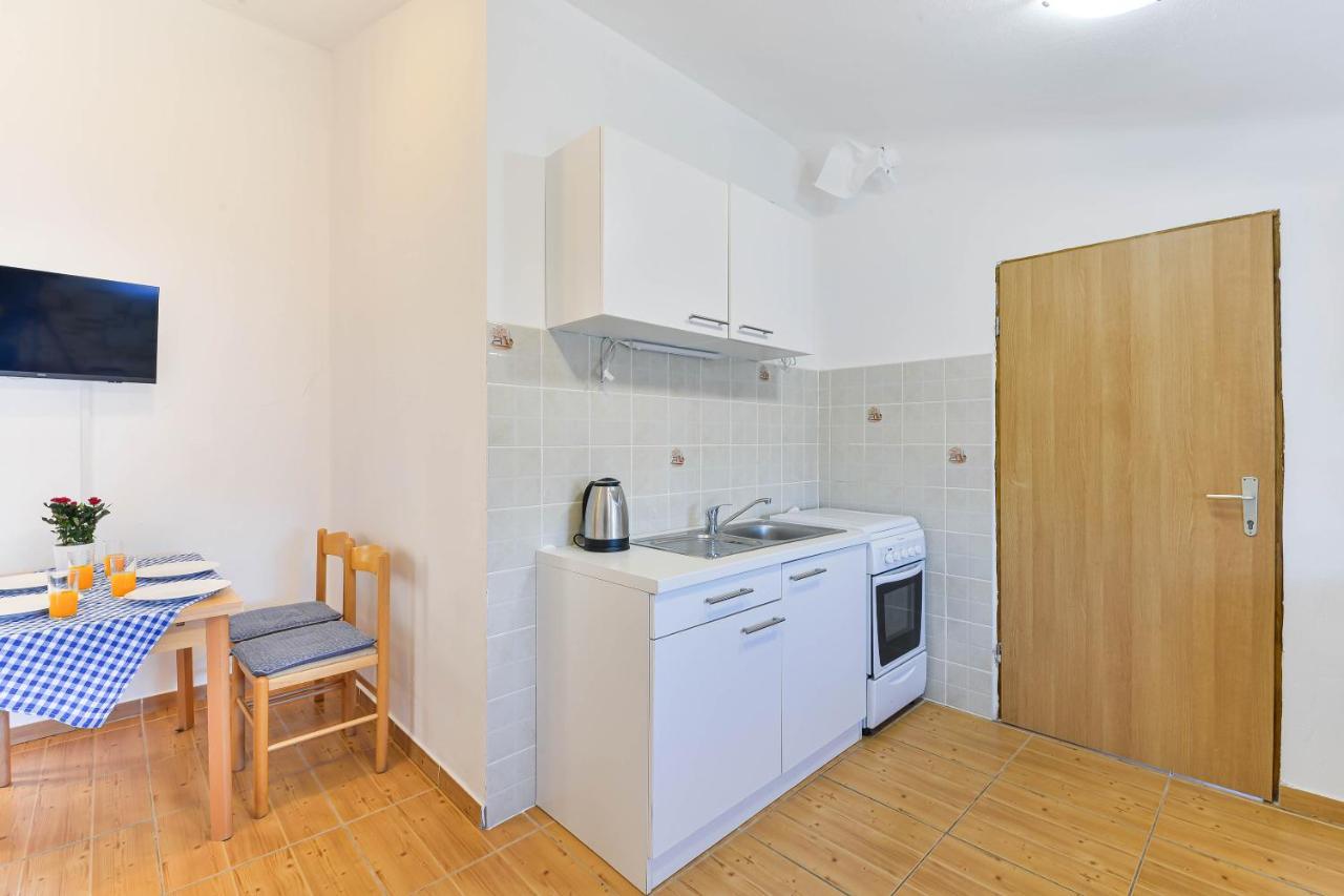 Apartments Adria Turanj Exterior photo