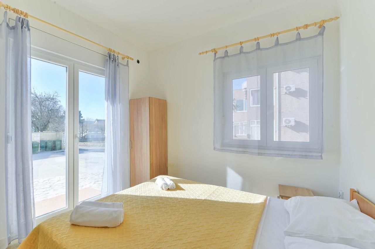 Apartments Adria Turanj Exterior photo