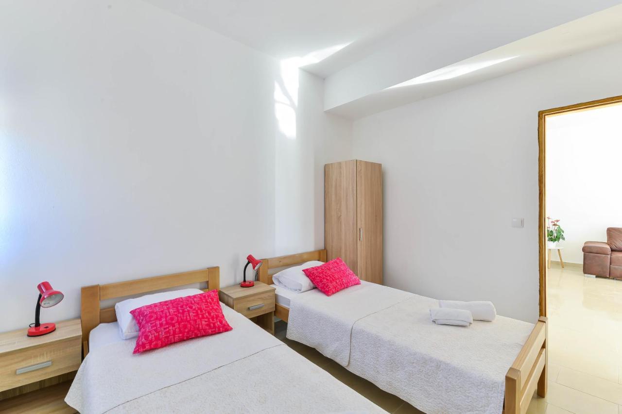 Apartments Adria Turanj Exterior photo